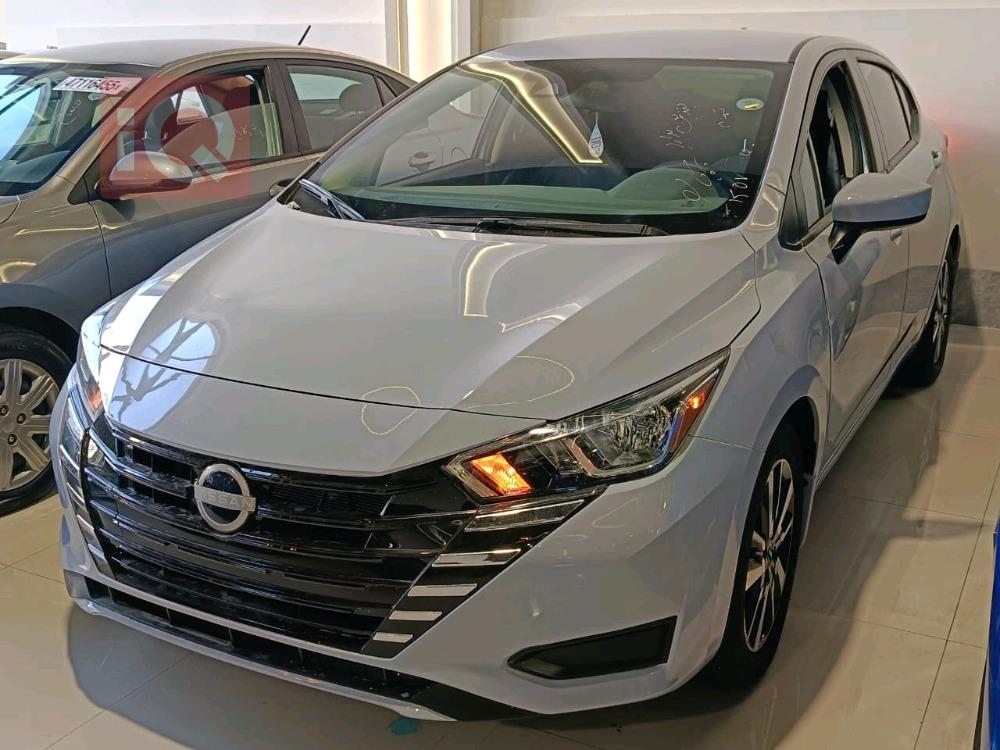 نيسان فيرسا